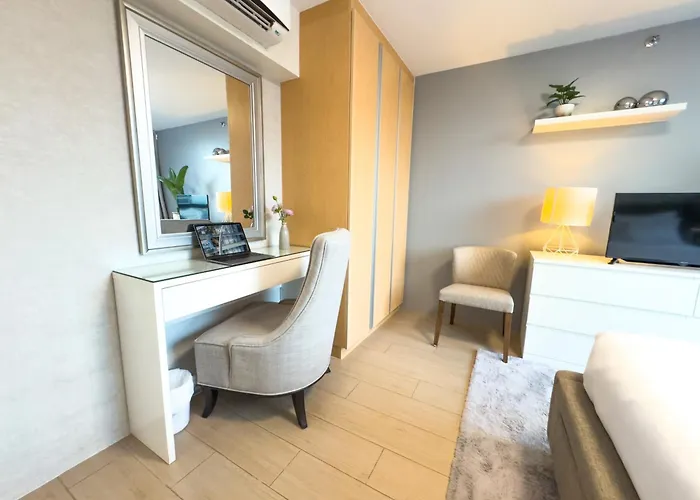 Apartment 1br Bgc, One Uptown B001 Manila
